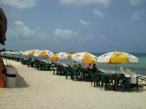 Cozumel Beach.jpg (693480 bytes)